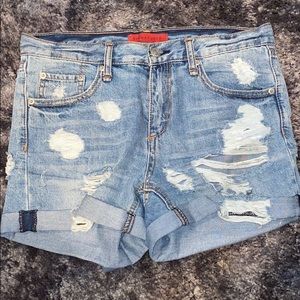 Mid waisted boyfriend shorts